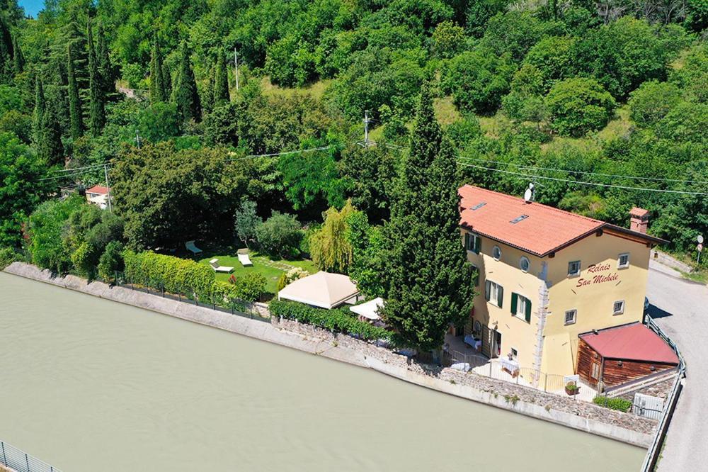Relais San Michele Guest House Rivoli Veronese Екстериор снимка
